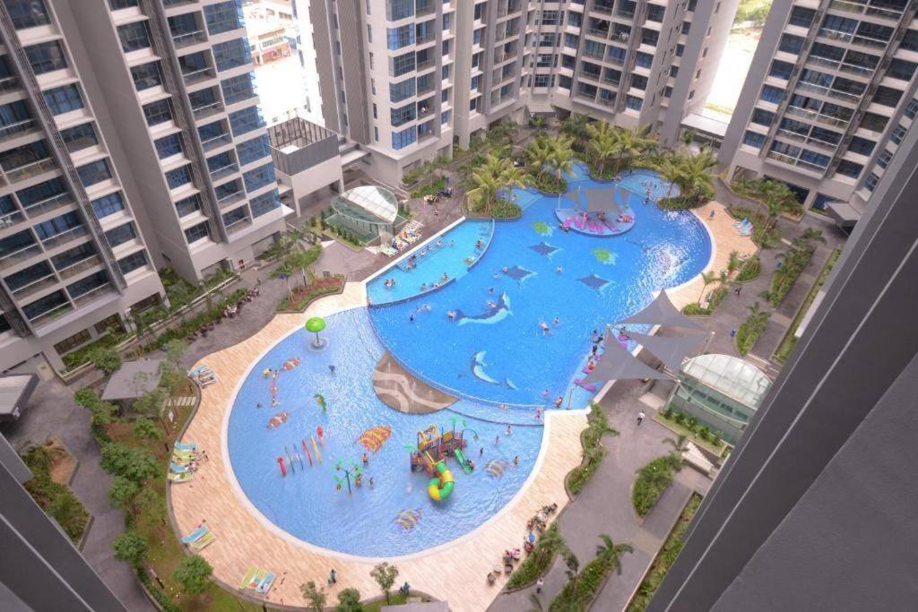 Ferienwohnung Cozy Haven Atlantis With Large Swimming Pool Malacca Exterior foto